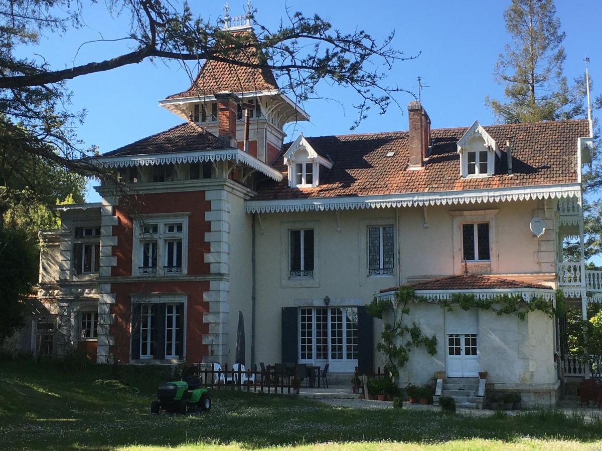 Bed and Breakfast Manoir De L'Epine Saint-Séverin Exterior foto