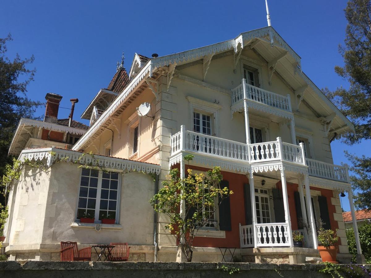 Bed and Breakfast Manoir De L'Epine Saint-Séverin Exterior foto