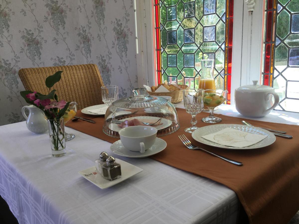Bed and Breakfast Manoir De L'Epine Saint-Séverin Exterior foto