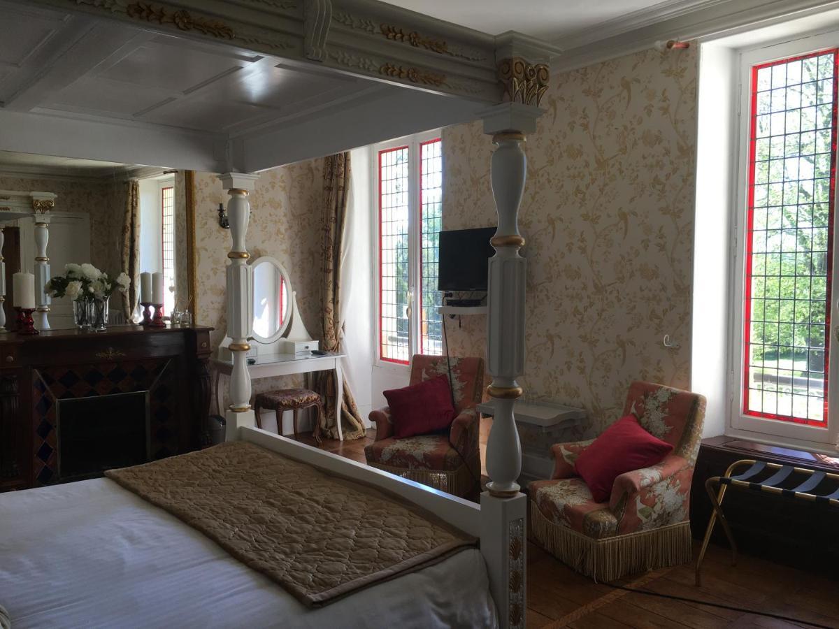 Bed and Breakfast Manoir De L'Epine Saint-Séverin Exterior foto